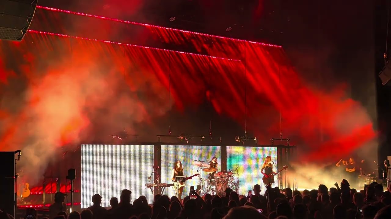 20250904 - Haim - Gasoline - Live at the Mann, Philadelphia, PA