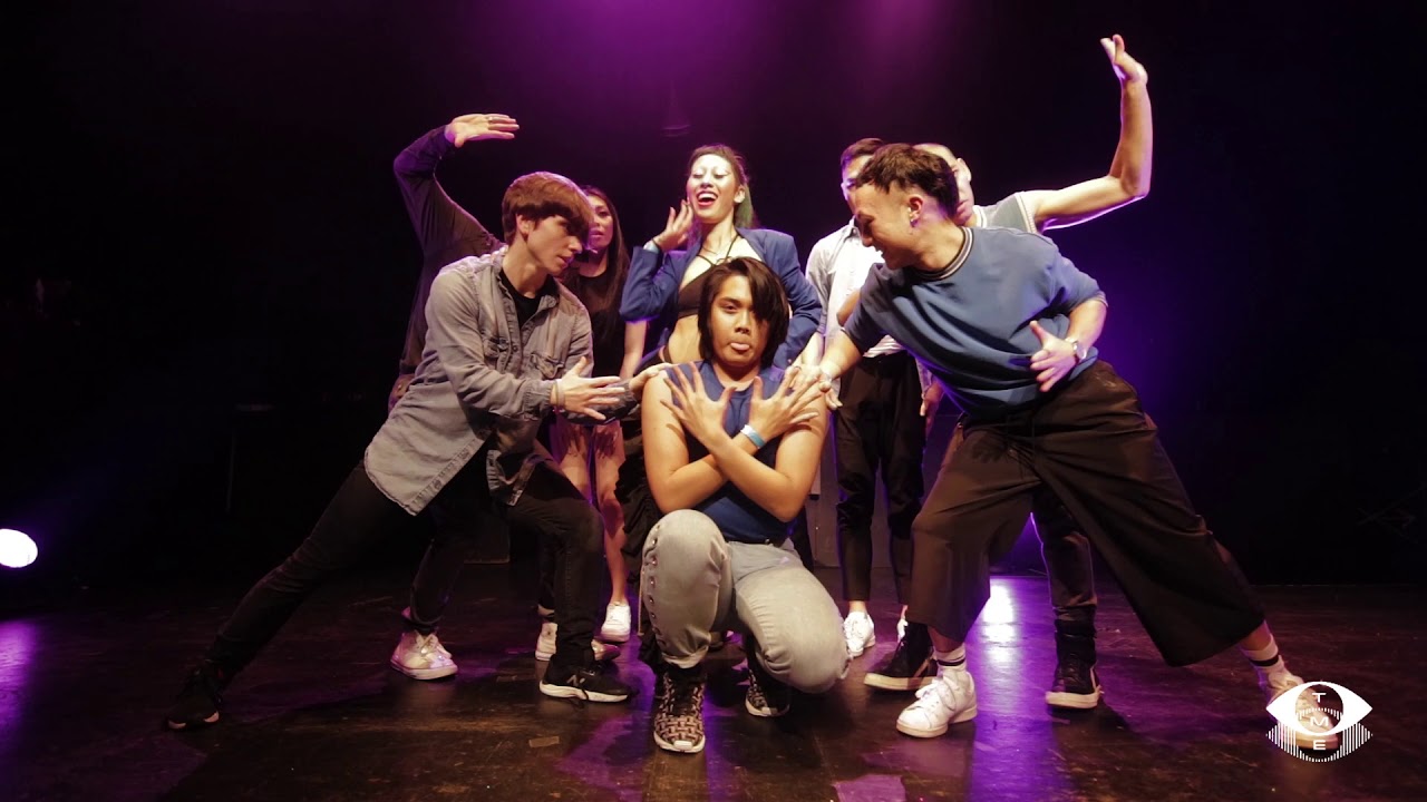 The Main Event Midnight Television House of Gvasalia (Front Row