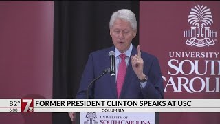 Bill Clinton visits Columbia to honor leader in education