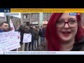 Гейропа протестует в юбках против мигрантов шокировавших жителей Германии.....