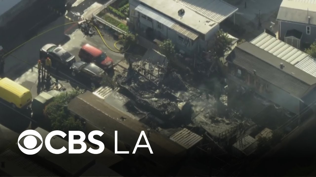 Fire rips through Fullerton mobile home park, leaving 1 dead