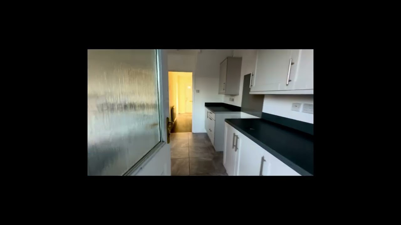 47 Van Diemans Road, Wombourne • WV5 0DD