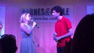 John Cariani and Kate Reinders Sing I Love The Way