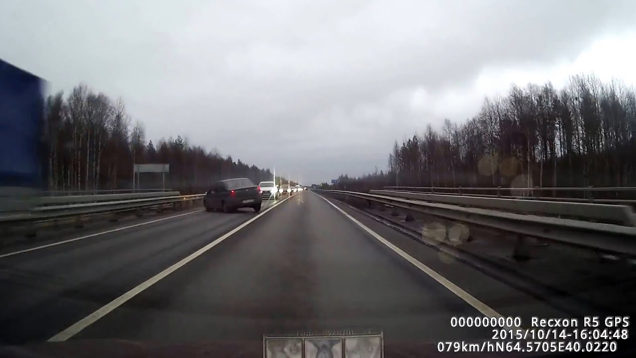 Закрутившийся Логан въехал задом. Трасса Северодвинск - Архангельск ...