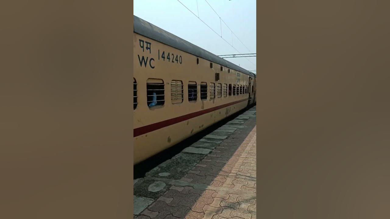 02197 CBE JBP Special Train Arriving Khed Station With WAG9 Loco 02197-cbe-jbp-special-train-arriving-khed-station-with-wag9-loco