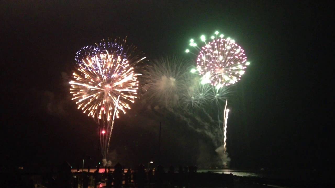 Chesapeake Beach Fireworks (part 2) YouTube