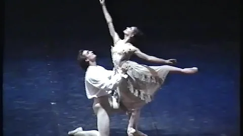 Manon - Act 1 bedroom pas de deux - Alessandra Fer...