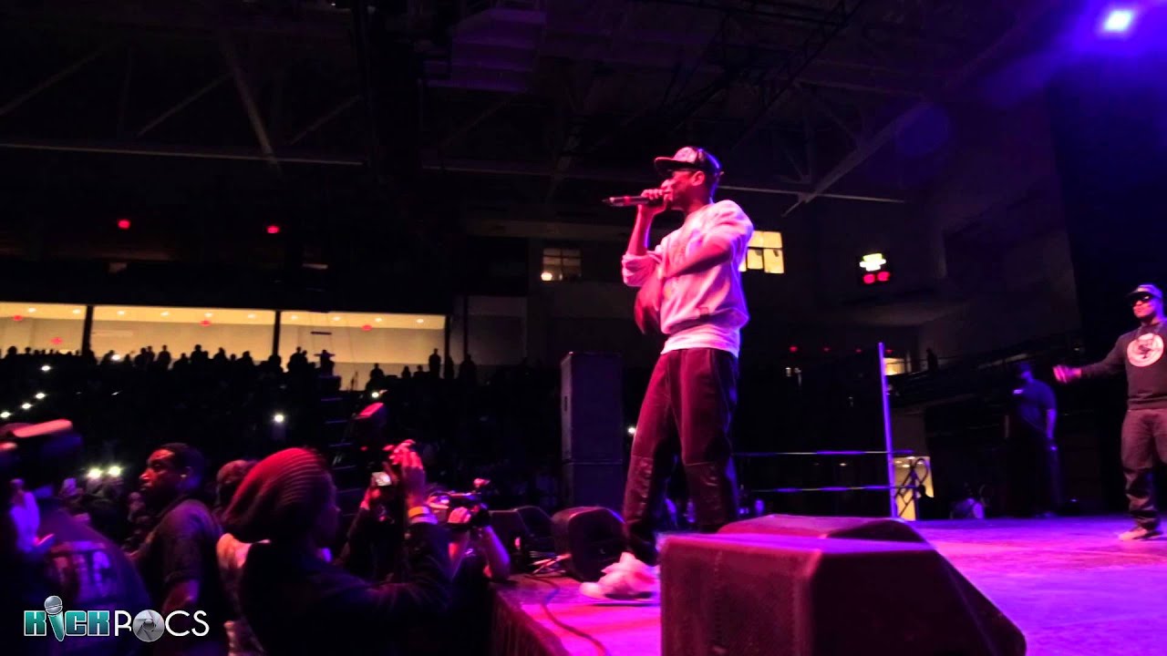 Fabolous Performs "Foreigners" from Soul Tape 3 (LIVE)