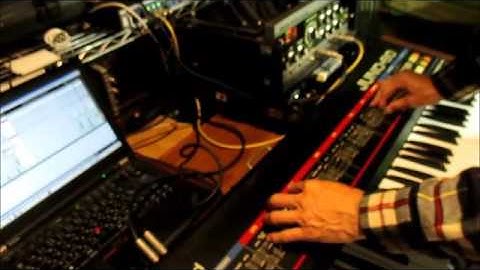 Roland Juno 60 Synthesizer + RE 201 Space Echo test