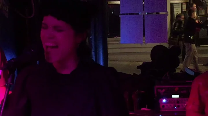 Phantom Handshakes "Cricket Songs" at Desperate Annie's 11:15:21