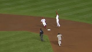PIT@CIN: McCutchen scores on Leake's overthrow