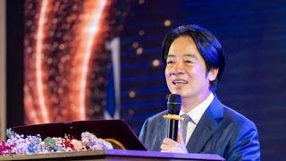 軍聞導讀20260817：「AI紅利，全民共享」明年普發現金1萬元-芬蘭軍用賓士G-CLASS-赴港「起立聽中共國歌」退將臧幼俠5年月退俸被砍75％告國防部敗訴-「陸勝二號」演習10月聯兵旅南北對抗