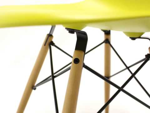 Vitra - Eames Plastic Side Chair DSW