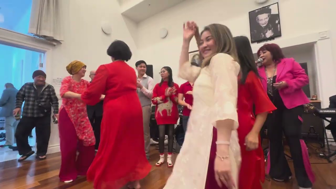 Nhạc Vui Bế Mạc Lễ Giáng Sinh 2025