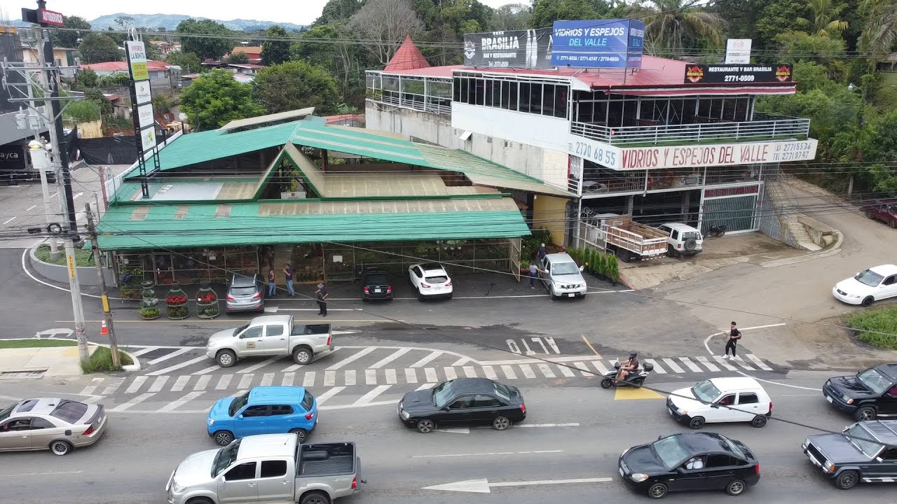 Comercio reporta perdidas y grandes problemas de tránsito en Brasilia 