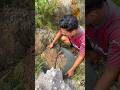 Penemuan emas senilai $15000 di tebing jurang | Gold prospecting | Mining gold | Gold panning