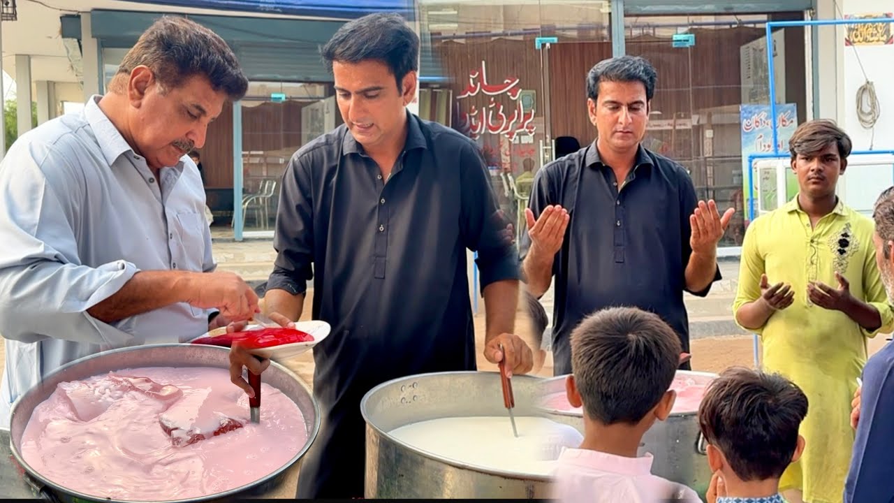 Abu k Sath Muharram ki Sabeel Lagai