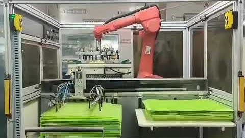 Robot loading and unloading for silk screen printing