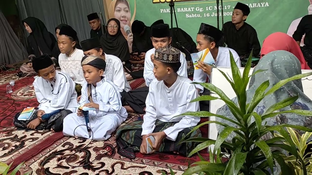 NENG UMI LAILA METODE CEPAT ke 2 BACA KITAB KUNING PONDOK PESANTREN RAHMATULLOH PAKAL BARAT SBY