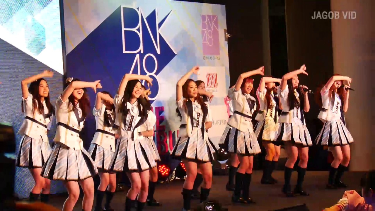 170602 BNK48 the debut event (perf) Fan Cam