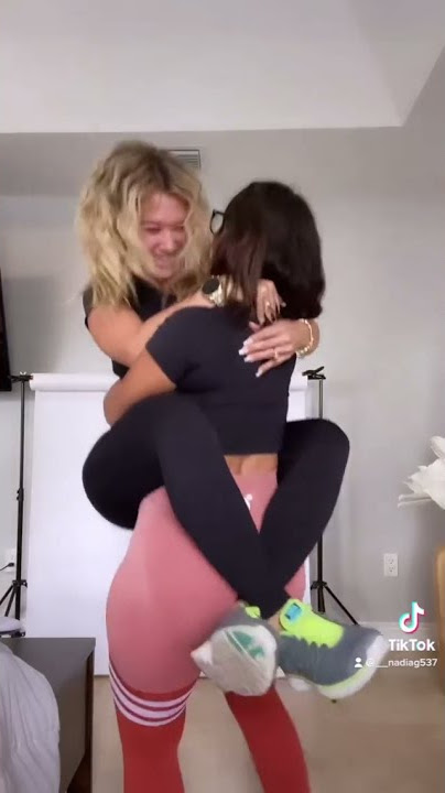 TikTok Leggings Sisters 🥵🍑