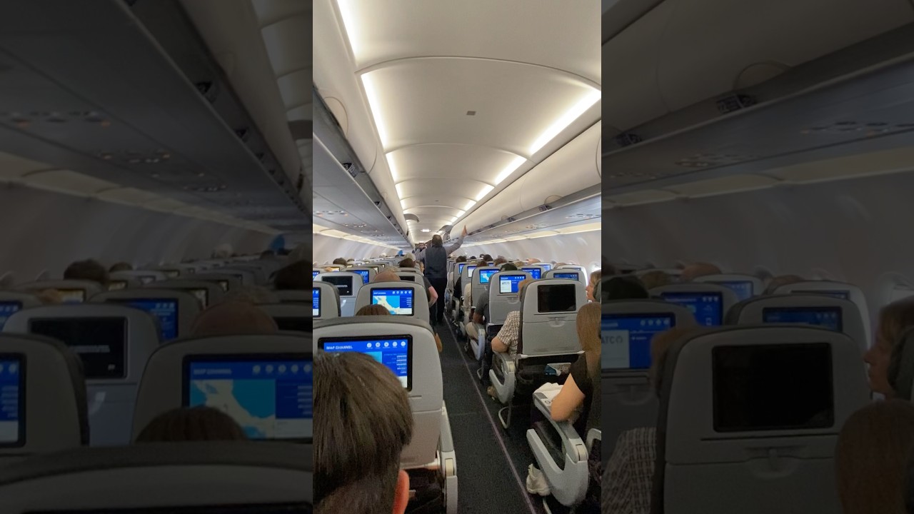 Interior of jetBlue A320 ✈️