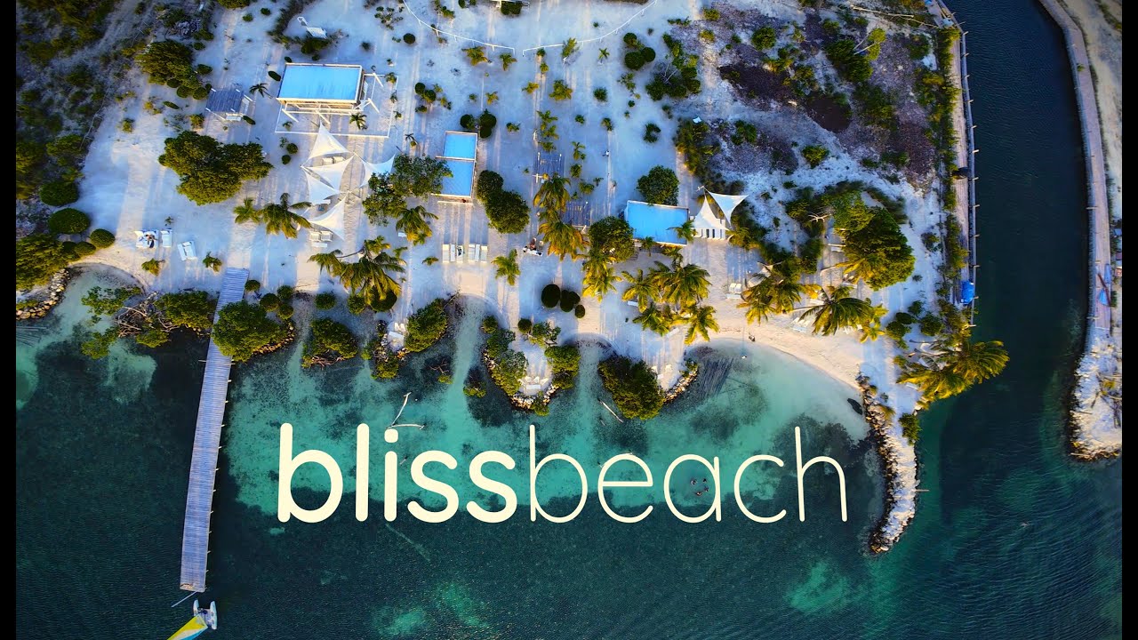 🚁 FPV Drone Fly-Through | 🌴 Bliss Beach Lounge & Bar in Caye Caulker, Belize 🇧🇿