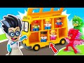 Romeo, okul otobüsünü kaçırıyor! PJ Masks hemen harekete geçiyor! Çocuk oyunları.