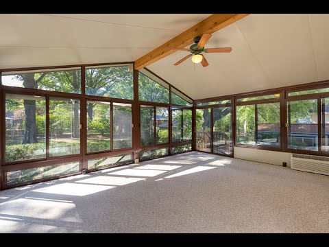 628 Oak Park Boulevard, Cedar Falls, IA home video tour