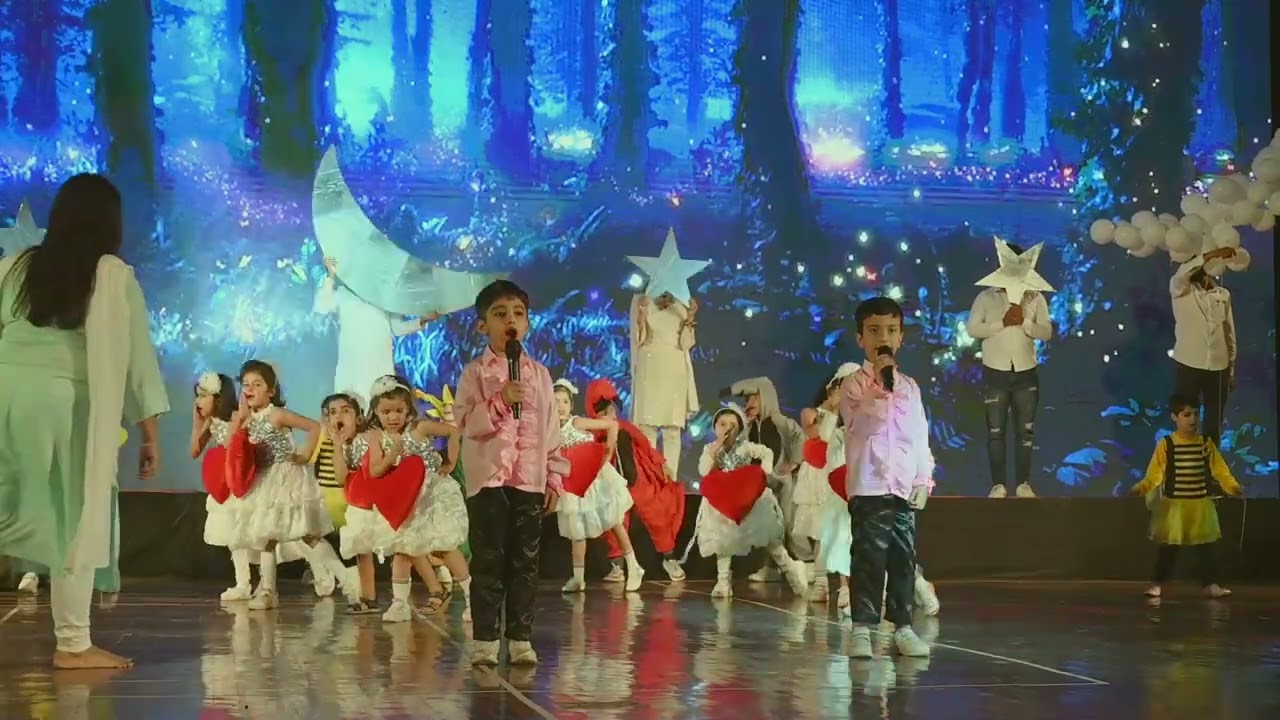 Nursery and Kindergarten Kids Dance performance 'Chotti si Asha' at Agastya International School Day