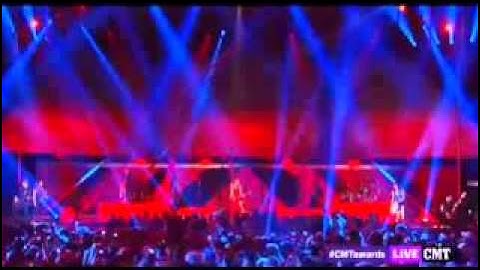 Taylor Swift   RED CMT Music Awards 2013)