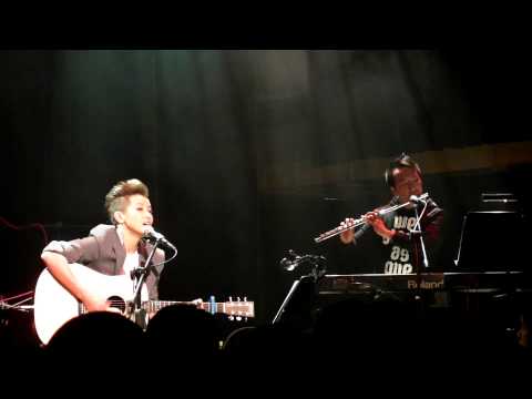 何韻詩_Big Jet Plane@無臉人演唱會河岸留言(6 DEC 2012)