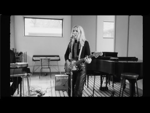 Natalie Bergman - My Home Is Not In This World (Live)
