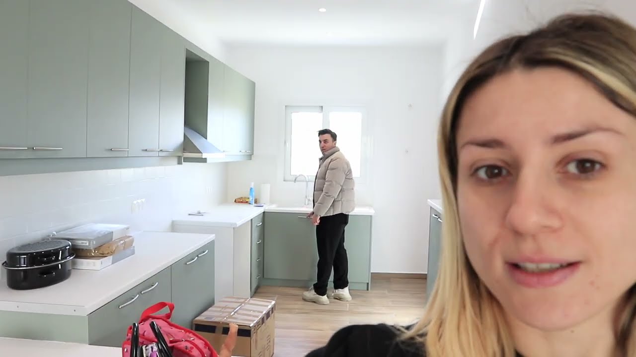 WE ARE MOVING!!! ΜΕΤΑΚΟΜΙΣΗ PART 1 || GIO DREVELI