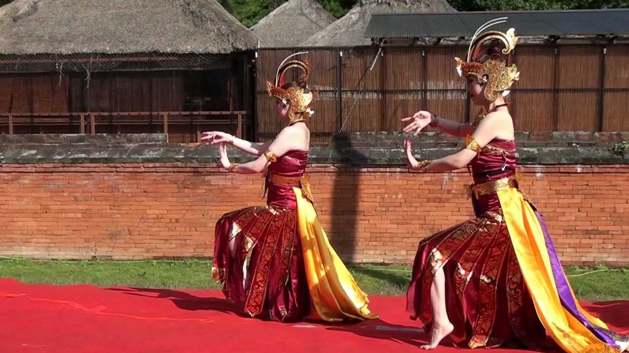 バリ舞踊 チェンドラワシ - YouTube