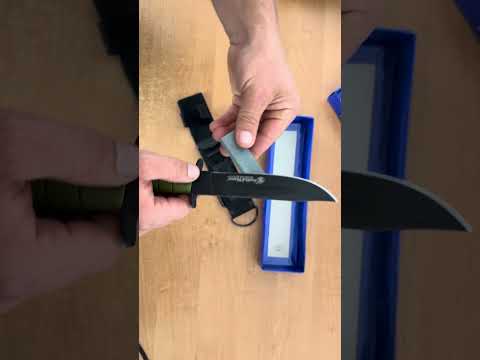 Ніж тактичний Smith & Wesson SUR2 з точильним камнем фінка олива, видео 1