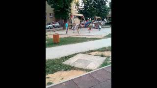 Nedolično ponašanje u parku za djecu