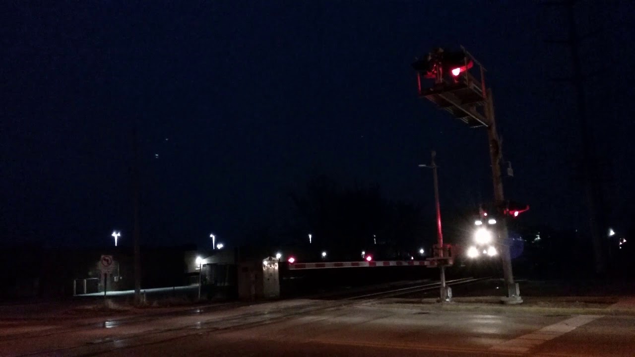 CREX 1504 leads CN A446 through Des Plaines - YouTube