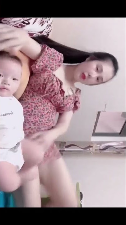 Lộ clip Mẹ Đơn Thân cho con bú lộ h/àng #nhungxinh #medonthan #nhungsinglemom