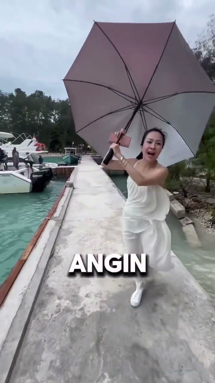 MINTA TOLONG DI KAPAL !!