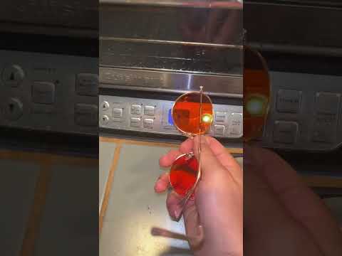 Orange/Red Tint: The