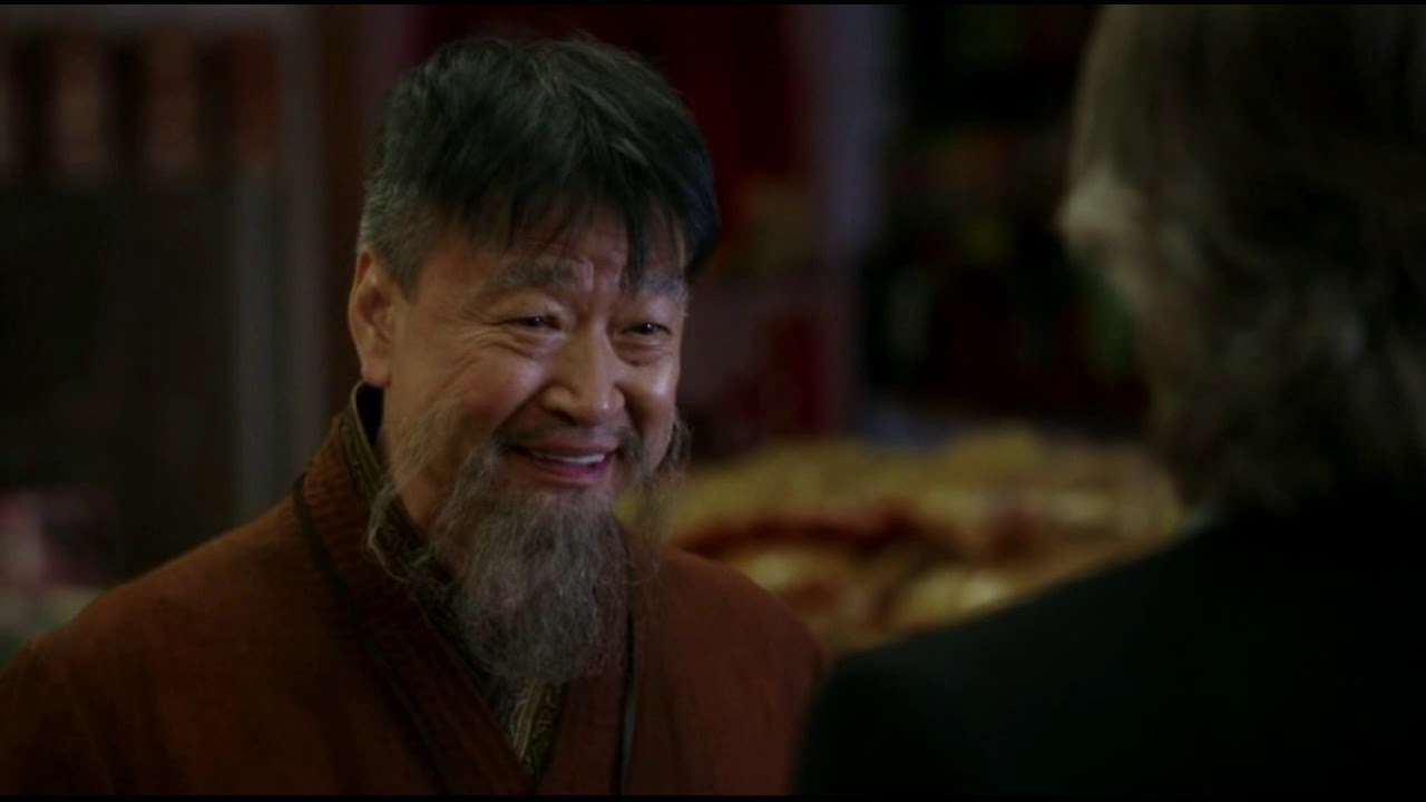 Мистер Голд знакомит Реджину с Драконом 5x23 - YouTube