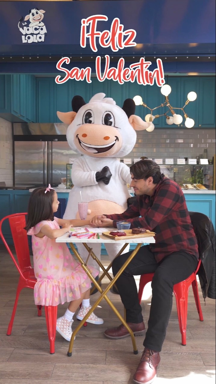San Valentín: Papá e Hija Sorprenden a Mamá #Shorts