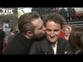 Terminator-Premiere: Jai Courtney kissing Jason Clarke