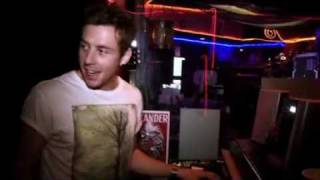 McFLY - Danny playing Rugrats' theme song [Live Cam - 14.04.10]