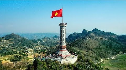 Tham quan cột cờ Lũng Cú Hà Giang