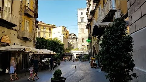 Cosa vedere a via Chiaia Napoli?