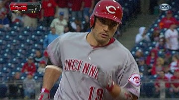 CIN@PHI: Votto crushes a two-run homer in the ninth