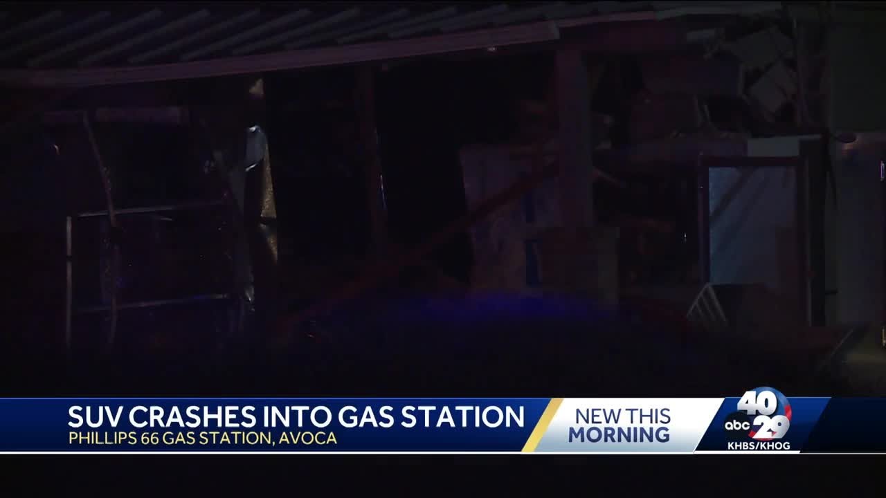 SUV crashes into Avoca convenience store - YouTube