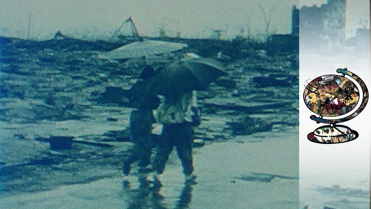 The Western Journalist at Hiroshima and Vietnam (2007)
